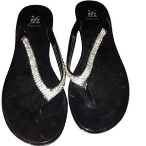 EASOS GEAL size 9,5 jelly flip flops rhinestones  few stones missing 🆓